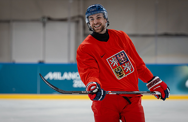 Hokejisté se chystají na Švýcary, trénoval i zraněný Rutta. Jeho start je však nejistý