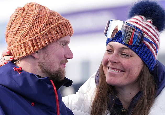 Fotbalista požádal přítelkyni o ruku přímo na stadionu. Tři dny poté se rozešli