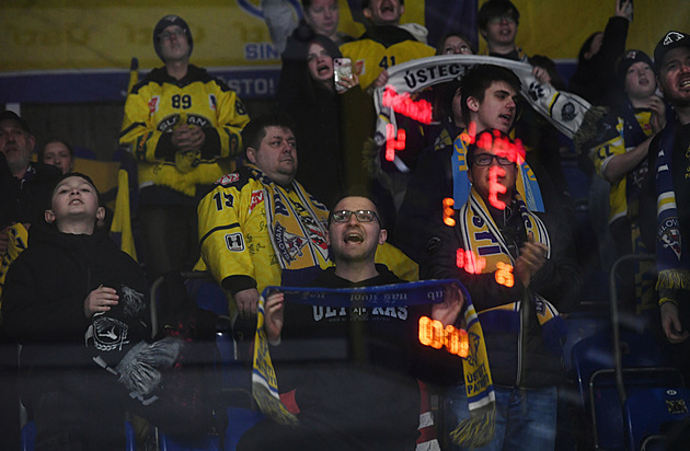 Bachař Trefný zachraňuje hokejovou Kadaň a hlídá i vraha Vocáska: Poslouchá