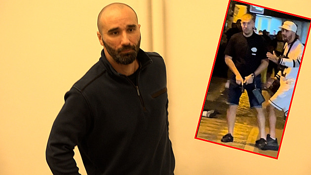 Učebnicový příklad pokusu o vraždu s rozmyslem. Soud střelci přidal čtyři roky