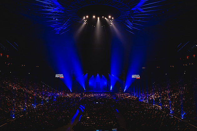 RECENZE: Démonický a loučící se Hůlka jako Dracula lačnil po krvi v O2 areně