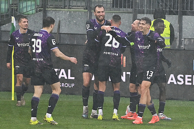 Karviná - Slavia 1:3, Bořilova vítězná teč. Náročný zápas zlomil favorit po přestávce