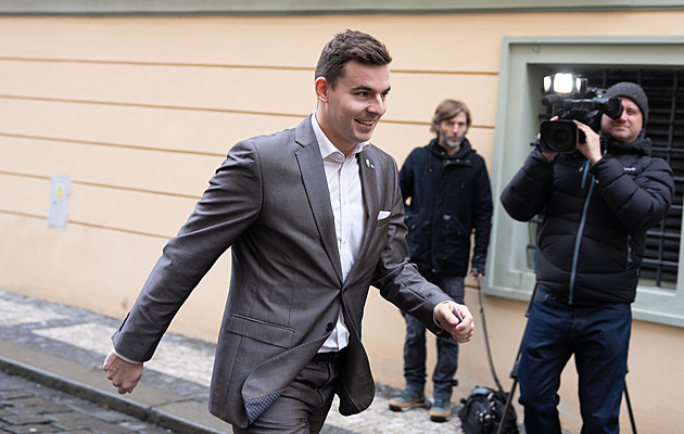 Poslankyni Šichtařové dělá asistenta její přítel. Měsíčně bere 55 tisíc