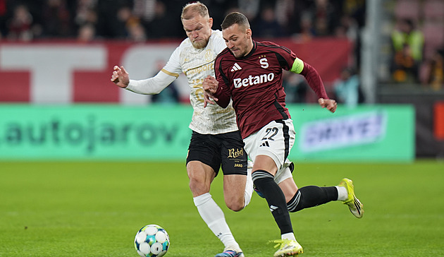 Sparta - Hradec Kr. 2:0, oba góly dal kapitán Haraslín, domácí podržel Surovčík