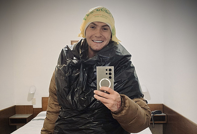 Tisíc km v dešti i mrazu. Na olympiádu šel pěšky z Třebíče, pláštěnku si slepil z pytlů