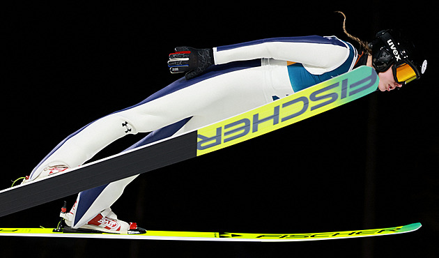 Skokanka na lyžích Indráčková na velkém můstku postoupila do druhého kola