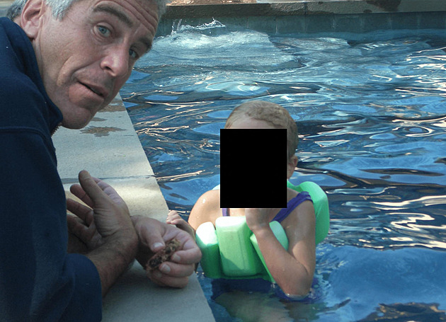 Další celebrity v kauze Epstein. Venku jsou nové fotografie a až příliš úplný seznam