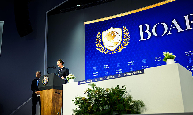 Pyramida s Trumpem na vrcholu. Rada míru poprvé zasedá, jak funguje a co chce?