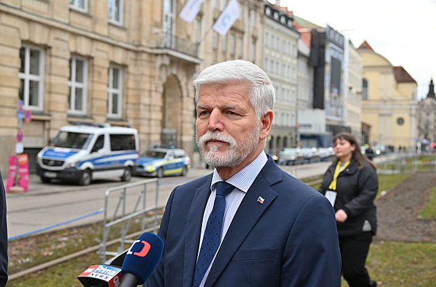 Více než půlka Čechů je s Pavlem spokojena, nejvíc kvůli reprezentaci v cizině