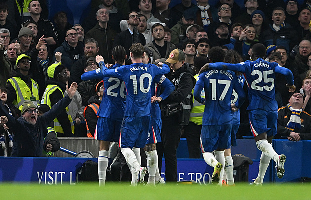 ONLINE: Chelsea hraje s Burnley, Aston Villa s Leedsem. Pak v akci West Ham i City