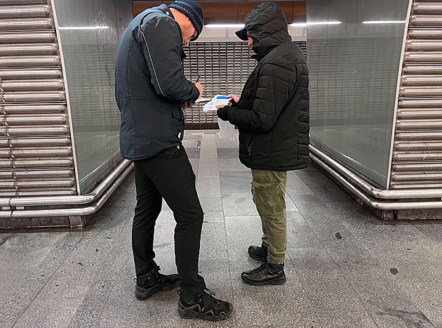 Vláda vrátí slevu 75 procent na jízdné pro studenty a seniory. Od kdy bude platit