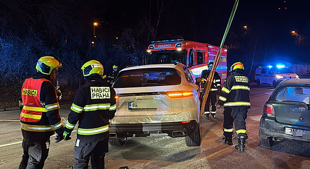 Čelní srážka na Vyškovsku. Nákladní auto neuhnulo dost, řidič osobáku zemřel