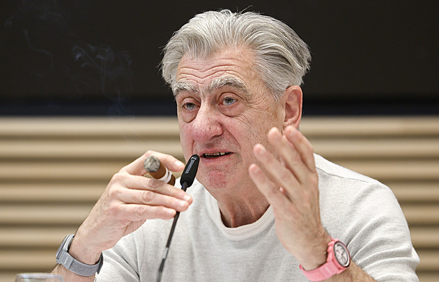 Swatch potřebuje zásadní změny. Analytici volají po inovacích i reformě vedení