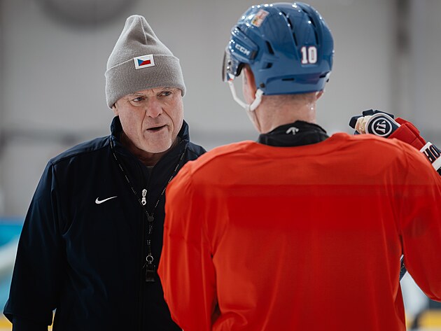 �esk� t�m absolvoval v Mil�n� tr�nink v kompletn�m slo�en�. Na sn�mku tren�r...