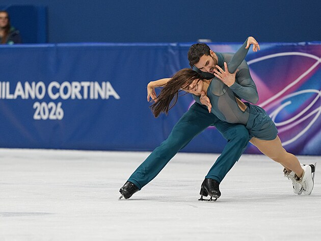 Laurence Fournierov� Beaudryov� a Guillaume Cizeron ve voln�m tanci.