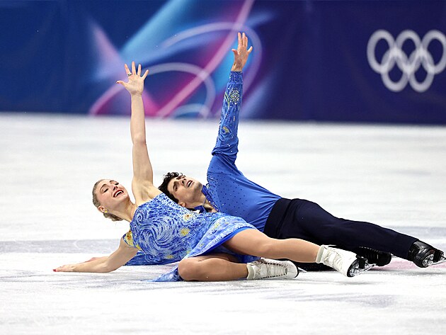 Piper Gillesov� a Paul Poirier jsou krasobrusla�i reprezentuj�c� Kanadu. (11....