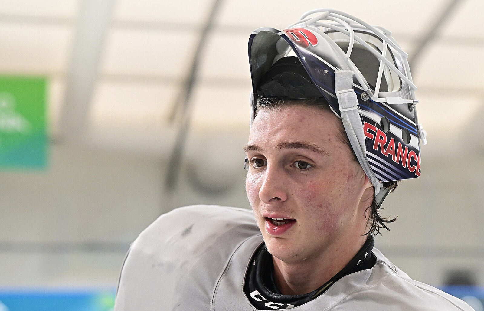 Jmenuju se Neckář, ale chytám za Francii. A snad bude sranda! těší se gólman na Čechy