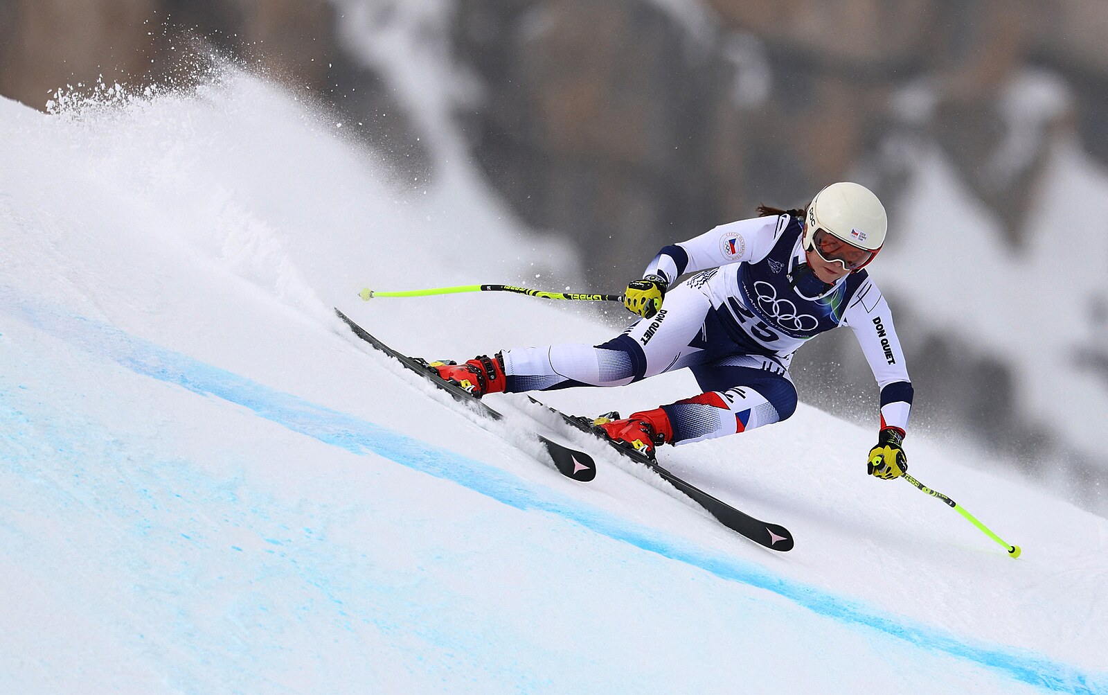 České sjezdařky jsou v polovině kombinace u konce pořadí. Vedou Američanky
