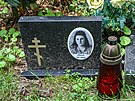 Po roce 1970 byly na h�bitov� poh�bívány pouze d�ti. P�t z nich pochází ze 70....