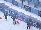 Ly�a�ské st�edisko Stelvio, Bormio. Sn�ení a mlha p�ed slalomem mu��. (16....