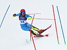 Ital Alex Vinatzer v akci b�hem svého prvního kola v mu�ském slalomu. (16....