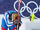 Steven Amiez z Francie b�hem svého prvního kola v mu�ském slalomu. (16. února...