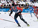 Ond�ej �erný (14) v akci b�hem �tvrtfinále sprintu klasicky. (10. února 2026)