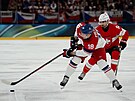 Ond�ej Palát (18) v souboji se �výcarskem. (15. února 2026)