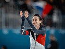D�kující Martina Sáblíková po dokon�ení závodu na 5000 metr�. (12. února 2026)