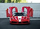 Ferrari s nimi zákazník�m dovolilo jezdit jen na vlastních akcích. 