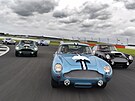 Znovuo�ivený Aston Martin DB4 GT Continuation je rovn� �ist� okruhovým...