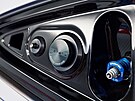 Plnicí hrdla Porsche 935 jsou stejná jako u závodních speciál�. 