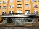 Na ��árský m�stský ú�ad volá kv�li problematice ulo�ení registra�ních zna�ek a...
