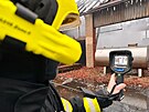Po�ár skladu v Dolní Rovni likvidovalo 14 jednotek hasi��. (10. února 2026)