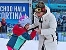 Snowboardistka a st�íbrná medailistka Eva Adamczyková p�ijela v úterý nav�tívit...