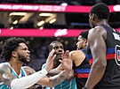 Miles Bridges a Moussa Diabaté z Charlotte Hornets a Tobias Harris s Jalenem...