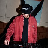 Ve�er pln� chut�, v�n� a hudby