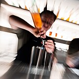 Ve�er pln� chut�, v�n� a hudby