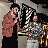 Ve�er pln� chut�, v�n� a hudby