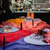 Ve�er pln� chut�, v�n� a hudby