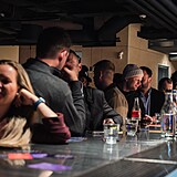 Ve�er pln� chut�, v�n� a hudby