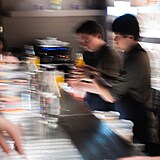 Ve�er pln� chut�, v�n� a hudby