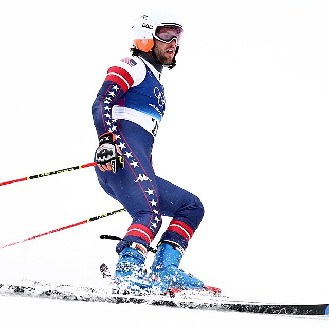 Ryder Sarchett b�hem ob��ho slalomu mu�� na ZOH Mil�n-Cortina 2026 14. �nora 2026.