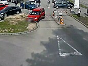 Bezohlednost! Podívejte se, kudy jsou n�kte�í �idi�i schopni jet