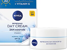 Hydratace je základ krásné pleti. Denní krém s vitaminem E, hydrata�ním...