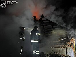 Ruský dron ude�il na rodinný d�m ve východoukrajinské Charkovské oblasti. (11....
