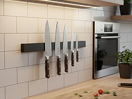 Jak ulo�it no�e bez ztupení, aby byly v�dy po ruce. Zkuste magnetickou li�tu.