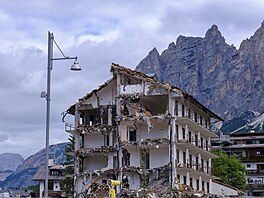 To je ov�em jen provozní �ást výdaj�, samotná organizace her. Mnohem...