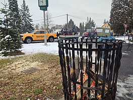 Ten zahrnuje krom� vedoucího vozu s muzikou také dal�í alegorické vozy, nechybí...