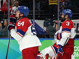 David Kämpf a Radko Gudas zpracovávají �tvrtfinálovou prohru s Kanadou.